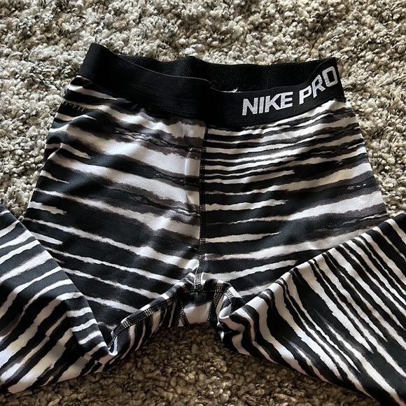 Nike Pro leggings - Picture 6 of 12